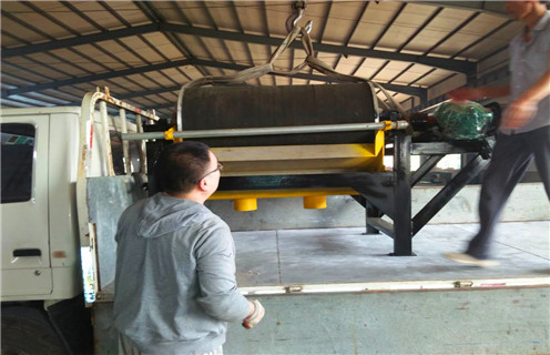 小型磁選機，小型漿料磁選機的使用提高工作效率_輥式小型漿料磁選機的使用提高工作效率_磁塊如何排列